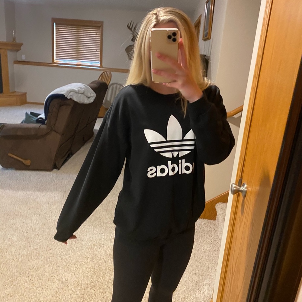 Adidas crewneck